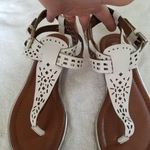 Thong sandals